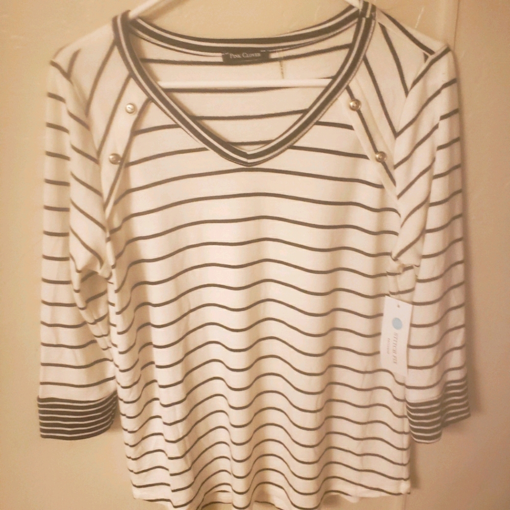 BNWT! Stitch Fix Large Pink Clover Top